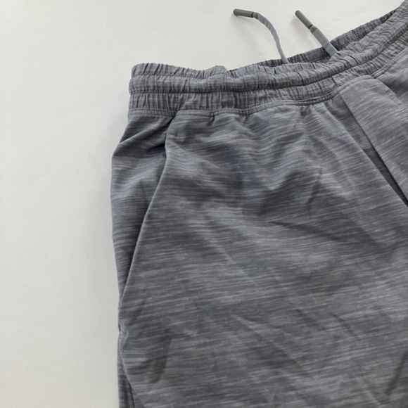 Lululemon Pace Breaker Short Grey Size Men's SMALL - Picture 5 of 16